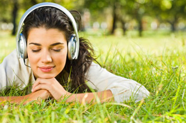 listen-music-student-girl